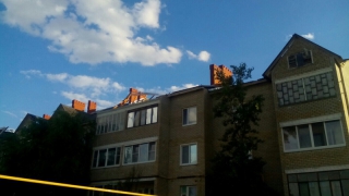 Сильный ветер повредил крыши свыше 50 зданий в ЗАТО Михайловский