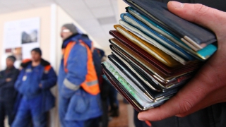 Из Саратовской области выдворят 10 нелегальных мигрантов Из Саратовской области выдворят 10 нелегальных мигрантов