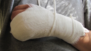 Жизни упавшего в шахту лифта мальчика ничего не угрожает Жизни упавшего в шахту лифта мальчика ничего не угрожает