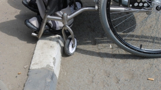 Инвалиды и ОНФ проверили доступ к остановкам общественного транспорта