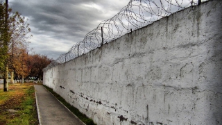 Сбегавший из колонии заключенный пытается смягчить режим отбывания Сбегавший из колонии заключенный пытается смягчить режим отбывания