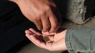 Мальчика задержали за попрошайничество у водителей на Московской Мальчика задержали за попрошайничество у водителей на Московской