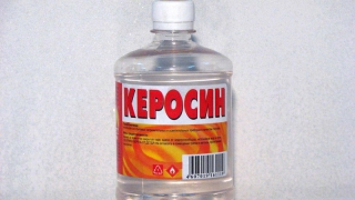 Семилетняя девочка отравилась горючей жидкостью Семилетняя девочка отравилась горючей жидкостью