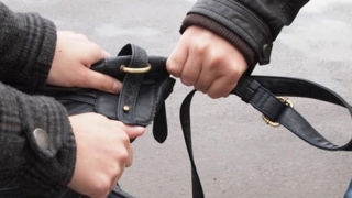 В Саратове задержаны двое грабителей, нападавших днем на прохожих В Саратове задержаны двое грабителей, нападавших днем на прохожих