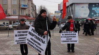 Саратовские коммунисты начали сбор подписей за отставку губернатора