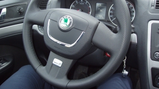 В Саратове водитель припаркованной иномарки пострадал в ДТП В Саратове водитель припаркованной иномарки пострадал в ДТП