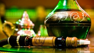 Кальяны и электронные сигареты предлагают запретить в общественных местах Кальяны и электронные сигареты предлагают запретить в общественных местах