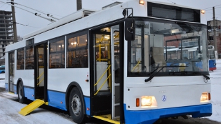 В Саратове остановлено движение троллейбусов по трем маршрутам В Саратове остановлено движение троллейбусов по трем маршрутам