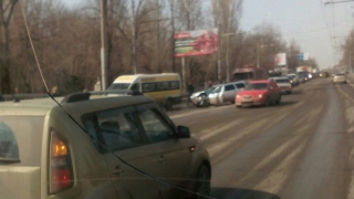 В маршрутное такси въехал «ВАЗ». Госпитализированы 3 человека В маршрутное такси въехал «ВАЗ». Госпитализированы 3 человека