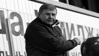 Памятник бывшему главному тренеру «Кристалла» установят на пожертвования Памятник бывшему главному тренеру «Кристалла» установят на пожертвования