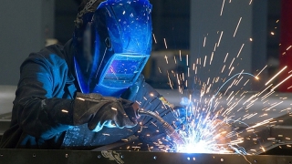 На заводе «Сарэнергомаш» рабочего убило стальным тросом На заводе «Сарэнергомаш» рабочего убило стальным тросом