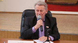 Памятник Дзержинскому у вокзала предложили заменить на монумент основателям Саратова Памятник Дзержинскому у вокзала предложили заменить на монумент основателям Саратова