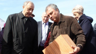 Володин и Радаев осмотрели поселок «Ветеран» в Озинском районе Володин и Радаев осмотрели поселок «Ветеран» в Озинском районе