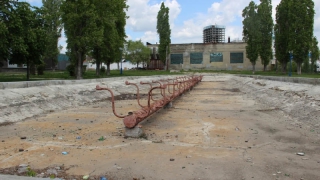 Фонтан у бассейна «Саратов» предложили переделать в площадку для скейтбордистов Фонтан у бассейна «Саратов» предложили переделать в площадку для скейтбордистов