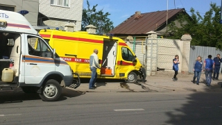 На Чернышевского автомобиль скорой помощи попал в серьезное ДТП