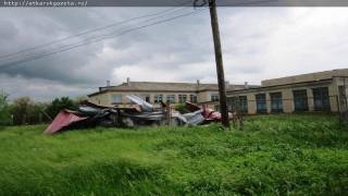 Ураган в Аткарском районе. Крышу спортзала обещают восстановить к учебному году