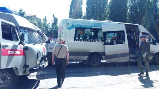 В Саратове при столкновении двух маршруток пострадали 6 человек В Саратове при столкновении двух маршруток пострадали 6 человек