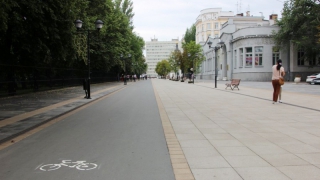 В Саратове пешеходная зона Волжской официально стала «велосипедной»