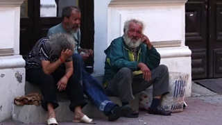 Скандал с шумными бомжами перерос в смертельную драку Скандал с шумными бомжами перерос в смертельную драку