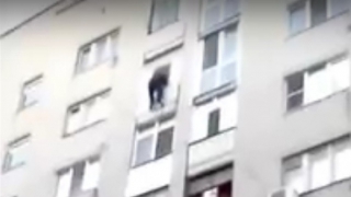 Спасатели предотвратили падение ребенка с 6-го этажа