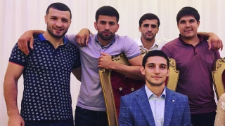 Именитый саратовский боец сыграл свадьбу Именитый саратовский боец сыграл свадьбу