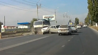 ДТП в Заводском районе с участием 5 машин сняли на видео