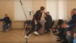 Участник потасовки в Волжской администрации намерен писать заявление в полицию Участник потасовки в Волжской администрации намерен писать заявление в полицию