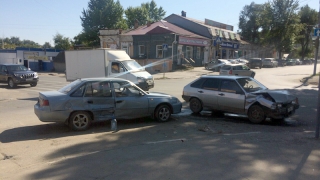 В столкновении легковушек на Соколовой пострадали 2 человека
