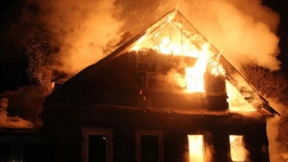 Жительница Саратовской области сгорела с сыном в ночном пожаре