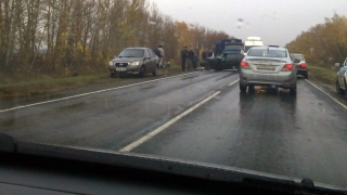 Пенсионер на «ВАЗе» обгонял машины на мокрой дороге и устроил смертельное ДТП