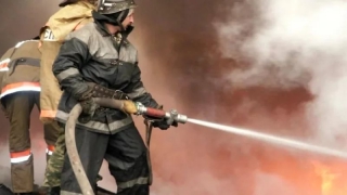 В Лысогорском районе огонь уничтожил механизированный ток В Лысогорском районе огонь уничтожил механизированный ток