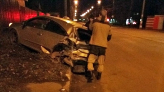 В Балакове после аварии у «Астры» оторвалось колесо