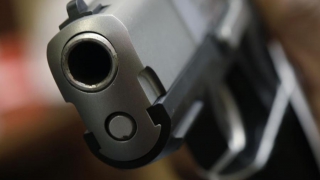 В Саратове два 9-классника выстрелили себе в руку из пистолета