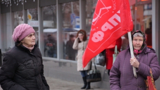 После протестной акции в думе саратовские коммунисты вышли в народ
