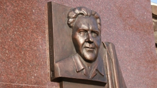 В Саратове открыли памятник поэту Николаю Палькину