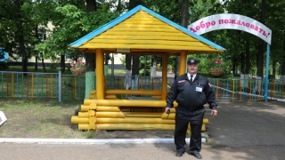 Полицейским запретили охранять детские лагеря в Саратове Полицейским запретили охранять детские лагеря в Саратове