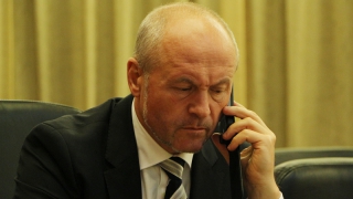 Тополь изучает свое уголовное дело в больнице Тополь изучает свое уголовное дело в больнице