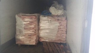 В Энгельсе уничтожат 15 тонн свиного сала из Испании