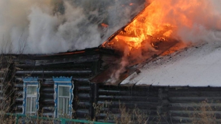В Балаковском районе ночной пожар унес жизнь женщины