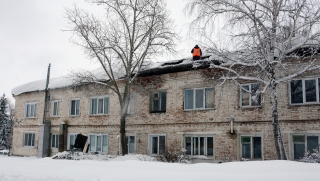 В Базарном Карабулаке обвалилась крыша дома. Эвакуировано 15 человек