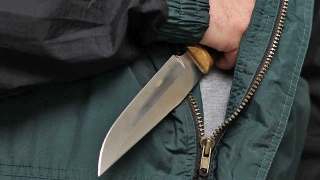 В Хвалынске пьяный водитель пытался ножом проткнуть шею полицейского