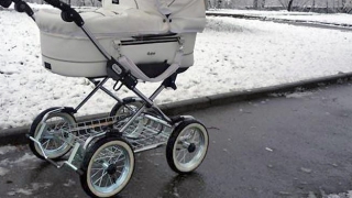 Саратовского пенсионера задержали за хищение детской коляски в парке