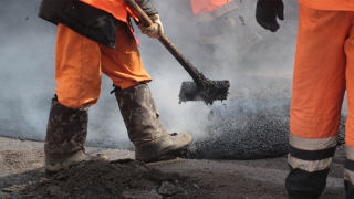 Саратовским дорожникам советовали делать ремонт по новым нормативам Саратовским дорожникам советовали делать ремонт по новым нормативам