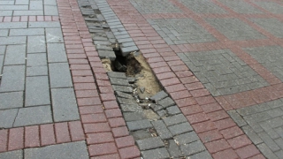 На проспекте Кирова продолжает проваливаться плитка