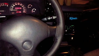 Полицейские задержали угнанную иномарку на мосту Саратов-Энгельс Полицейские задержали угнанную иномарку на мосту Саратов-Энгельс