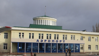 Замгендиректора «Саратовских авиалиний» пригрозил закрытием единственного аэропорта