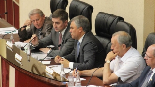 Председатель Госдумы «серьезно подпортил» отношения с рядом депутатов из-за долгостроев
