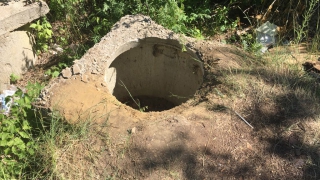 В Саратове на месте падения мальчика в колодец найдены еще 4 незакрытых люка