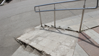 ОНФ: Здания районных администраций в Саратове недоступны для инвалидов-колясочников