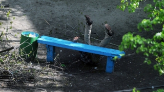 На ВСО мужчина впал в кому после падения с лавочки На ВСО мужчина впал в кому после падения с лавочки